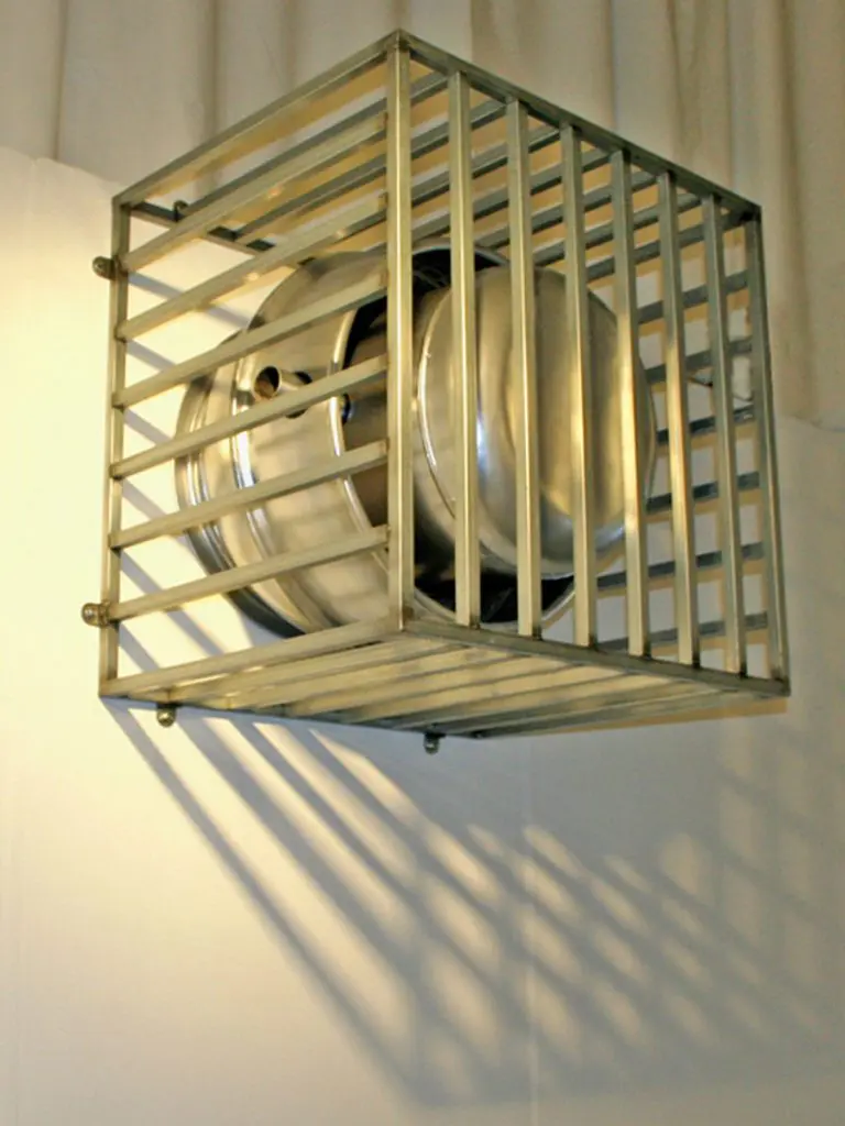Confined Extractor