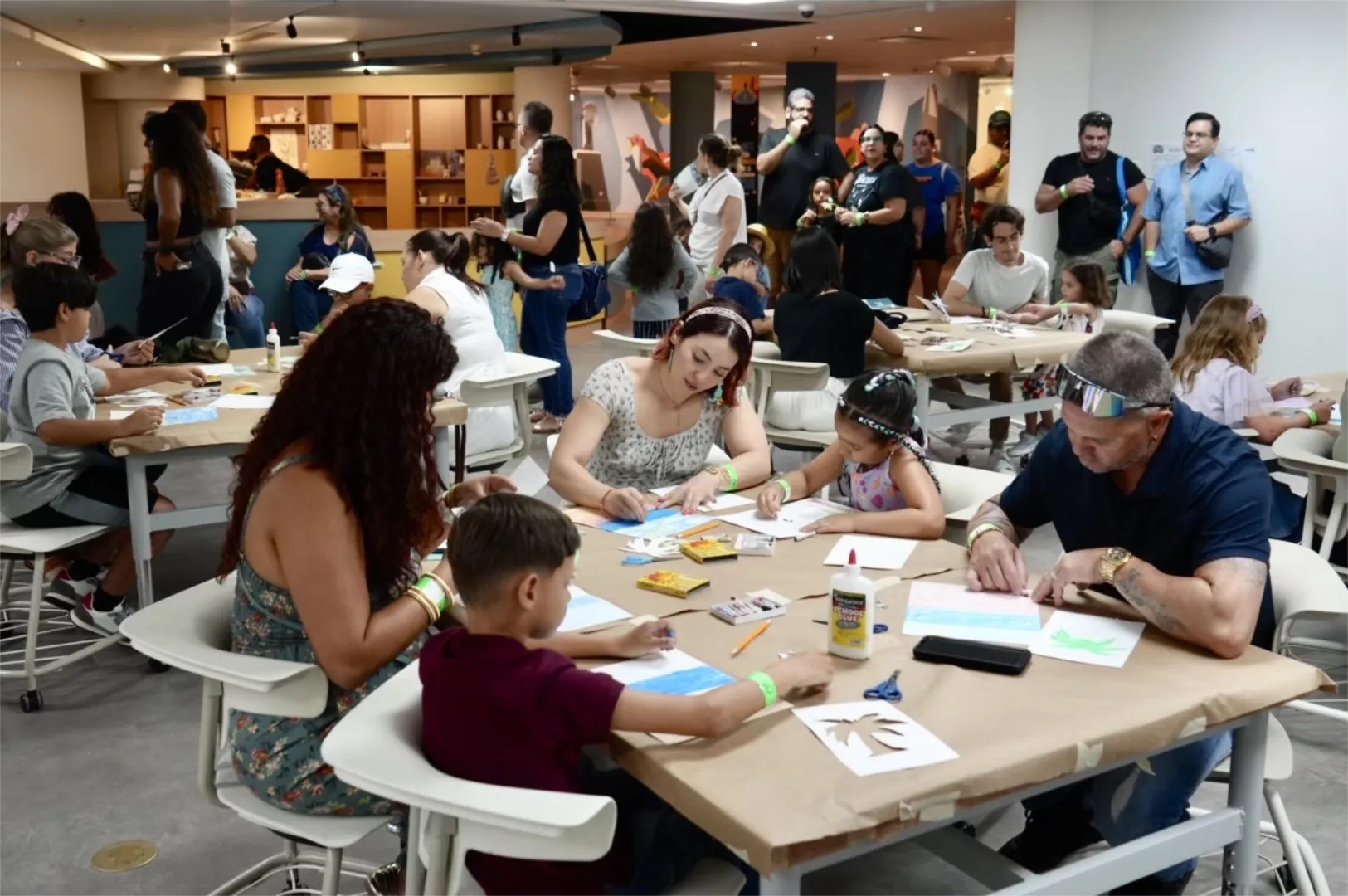 Participantes de taller de arte