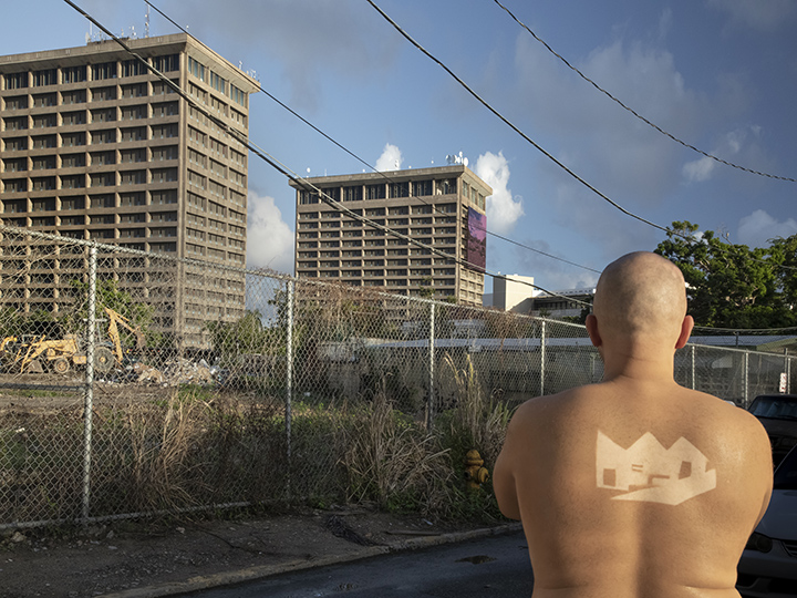 Eighteen years in struggle not to be erased from Santurce (Serie: Metaphor Against Oblivion)